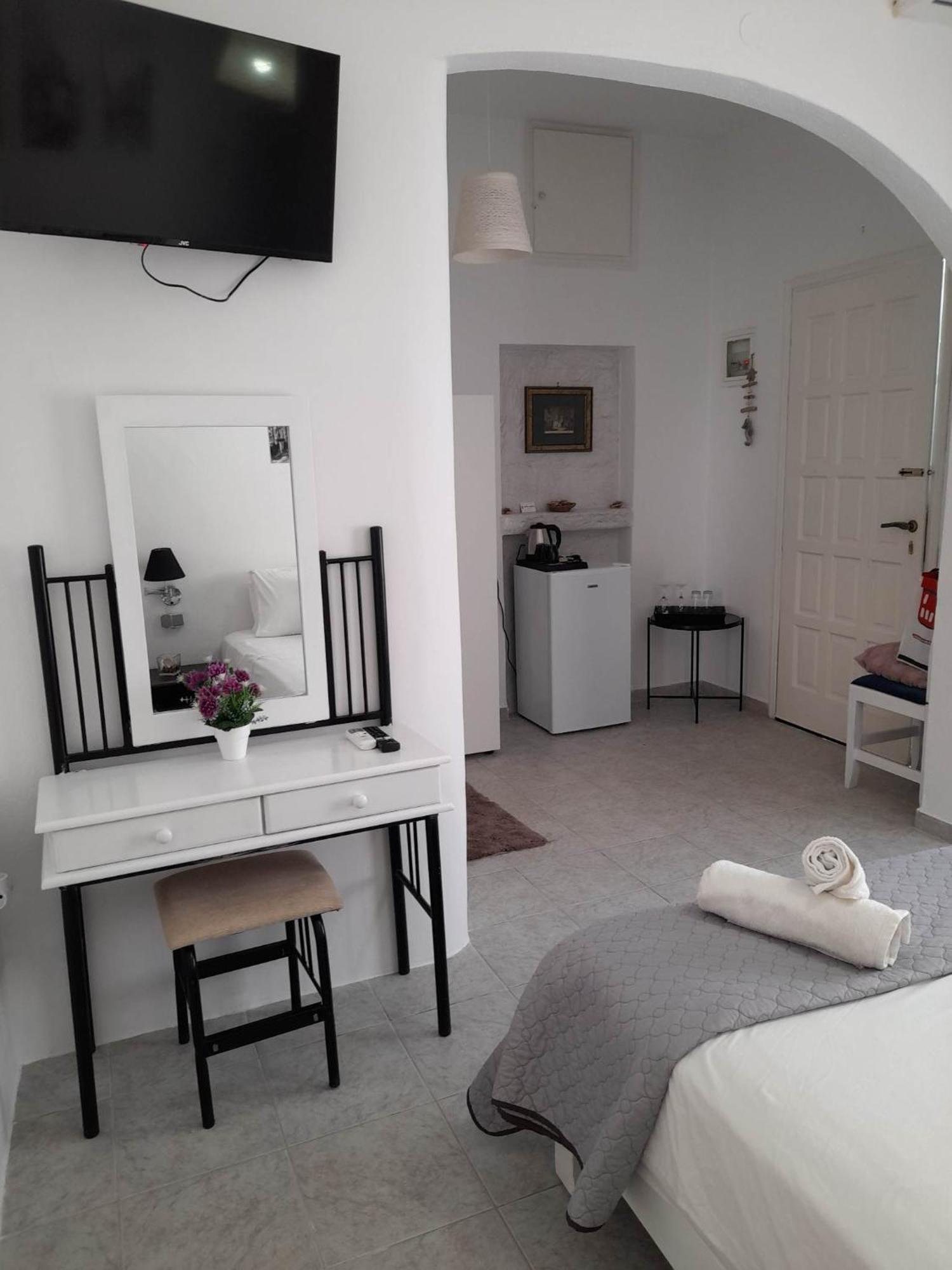 Zolfo Antico Beach Apartment Perissa Екстериор снимка